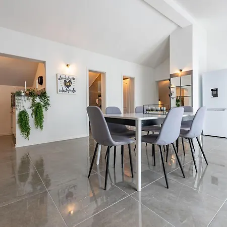2 Bedroom Gorgeous In Jasenice * Jasenice (Zadar)