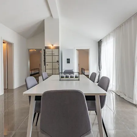 2 Bedroom Gorgeous In Jasenice *